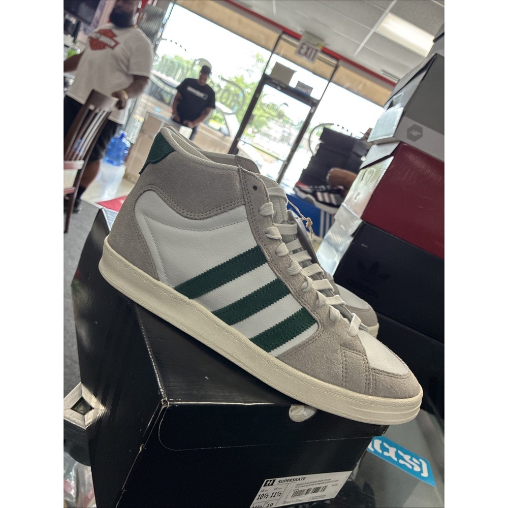 adidas Superskate Mens Grey Green Athletic Skate Shoes JH8155 Size 10.5 NEW